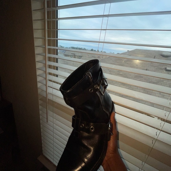 Brand new Gucci boots with box - Picture 3 of 9